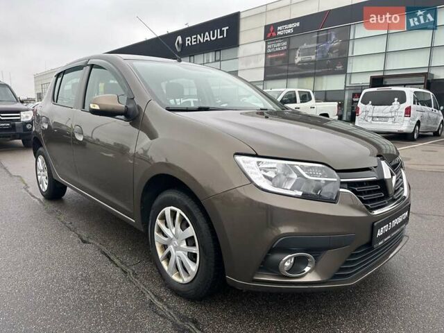 Коричневый Рено Сандеро, объемом двигателя 1 л и пробегом 97 тыс. км за 7950 $, фото 1 на Automoto.ua