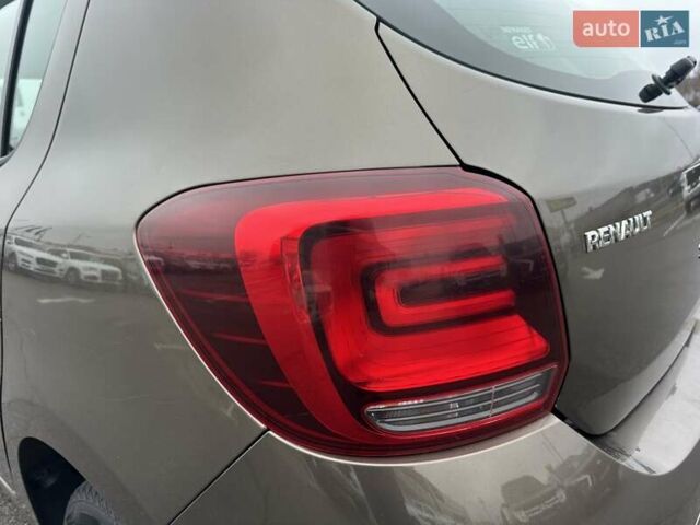 Коричневый Рено Сандеро, объемом двигателя 1 л и пробегом 97 тыс. км за 7950 $, фото 10 на Automoto.ua