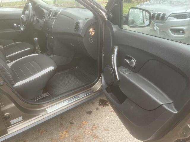 Коричневий Рено Сандеро, об'ємом двигуна 0 л та пробігом 105 тис. км за 10500 $, фото 5 на Automoto.ua