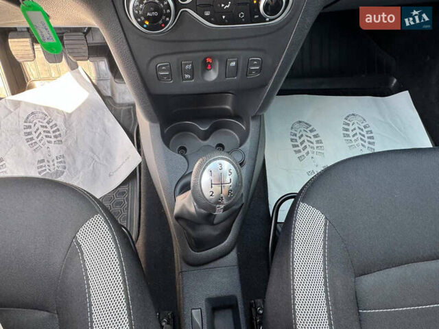 Коричневий Рено Сандеро, об'ємом двигуна 1.46 л та пробігом 77 тис. км за 11200 $, фото 16 на Automoto.ua