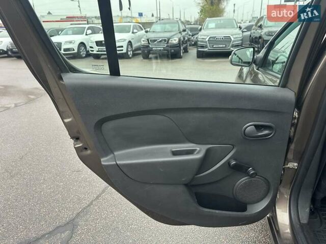 Коричневый Рено Сандеро, объемом двигателя 1 л и пробегом 97 тыс. км за 7950 $, фото 26 на Automoto.ua