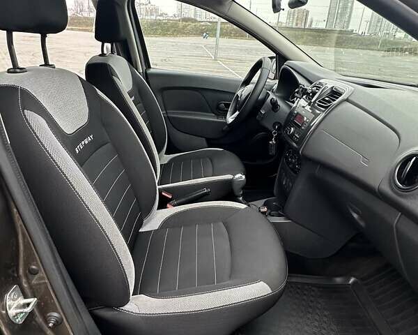 Коричневий Рено Сандеро, об'ємом двигуна 0.9 л та пробігом 80 тис. км за 11411 $, фото 16 на Automoto.ua