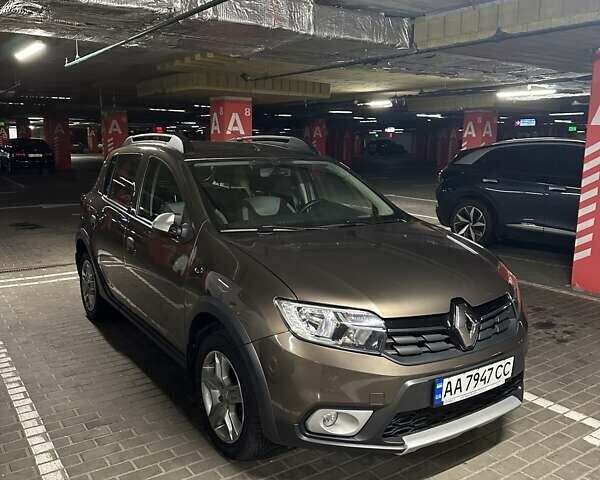 Коричневий Рено Сандеро, об'ємом двигуна 0.9 л та пробігом 80 тис. км за 11411 $, фото 5 на Automoto.ua