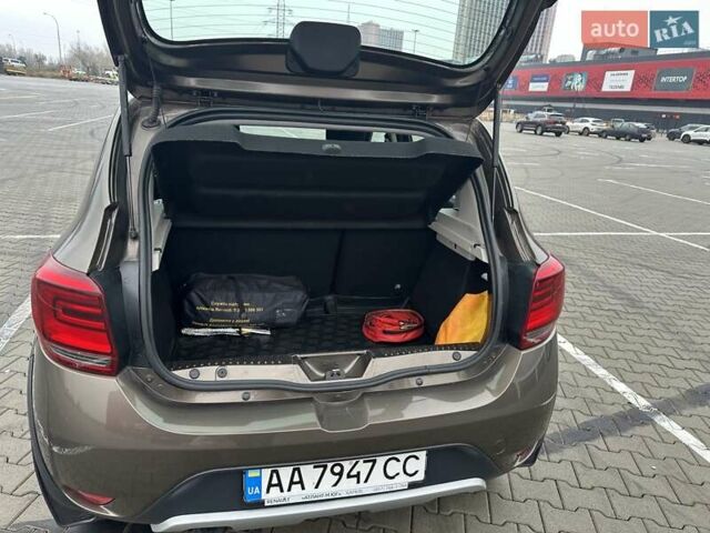 Коричневий Рено Сандеро, об'ємом двигуна 0.9 л та пробігом 80 тис. км за 11411 $, фото 20 на Automoto.ua