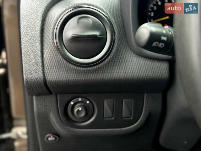 Коричневий Рено Сандеро, об'ємом двигуна 1 л та пробігом 105 тис. км за 8698 $, фото 21 на Automoto.ua