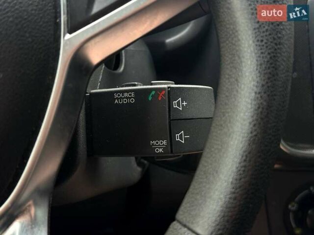 Коричневий Рено Сандеро, об'ємом двигуна 1 л та пробігом 105 тис. км за 8698 $, фото 28 на Automoto.ua