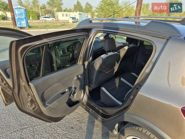 Коричневий Рено Сандеро, об'ємом двигуна 0.9 л та пробігом 61 тис. км за 12100 $, фото 1 на Automoto.ua