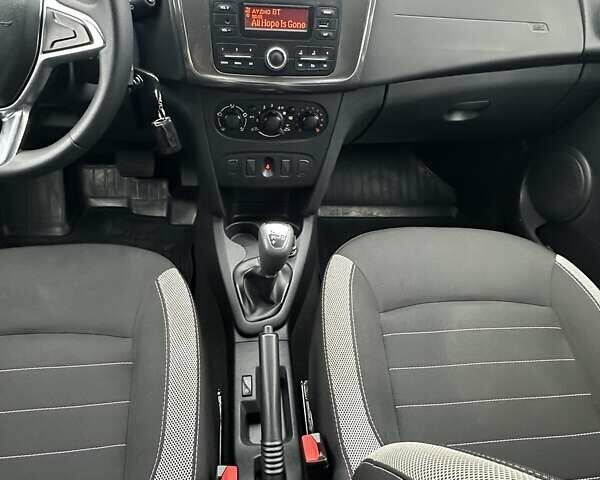 Коричневий Рено Сандеро, об'ємом двигуна 0.9 л та пробігом 80 тис. км за 11411 $, фото 15 на Automoto.ua