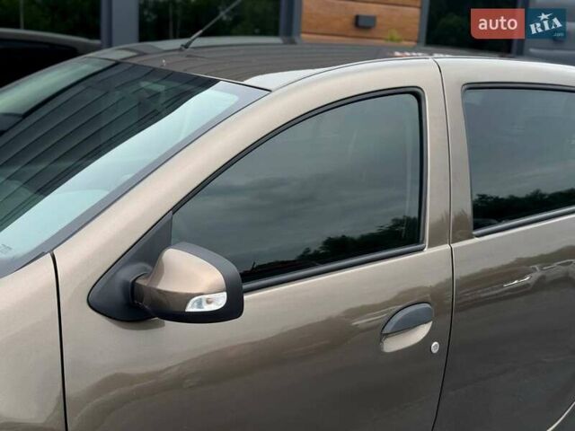 Коричневий Рено Сандеро, об'ємом двигуна 1 л та пробігом 105 тис. км за 8698 $, фото 7 на Automoto.ua