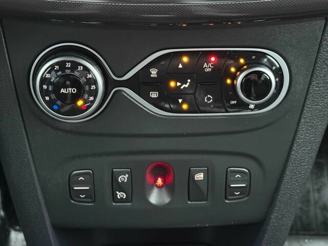 Коричневый Рено Сандеро, объемом двигателя 0.9 л и пробегом 64 тыс. км за 10800 $, фото 19 на Automoto.ua