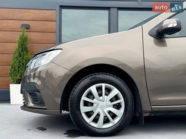 Коричневый Рено Сандеро, объемом двигателя 1 л и пробегом 105 тыс. км за 8998 $, фото 6 на Automoto.ua