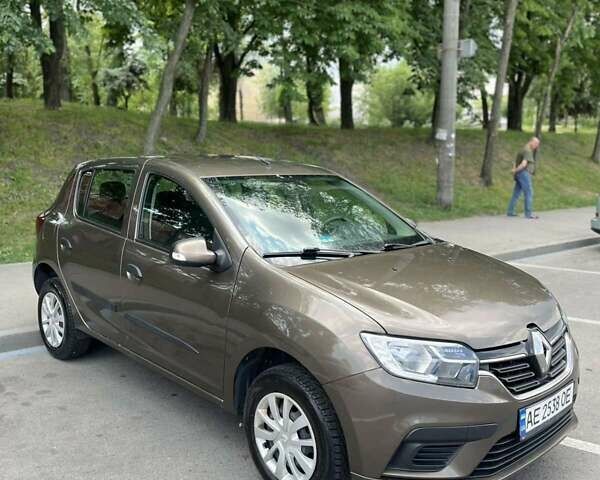 Коричневый Рено Сандеро, объемом двигателя 1.46 л и пробегом 178 тыс. км за 10300 $, фото 1 на Automoto.ua
