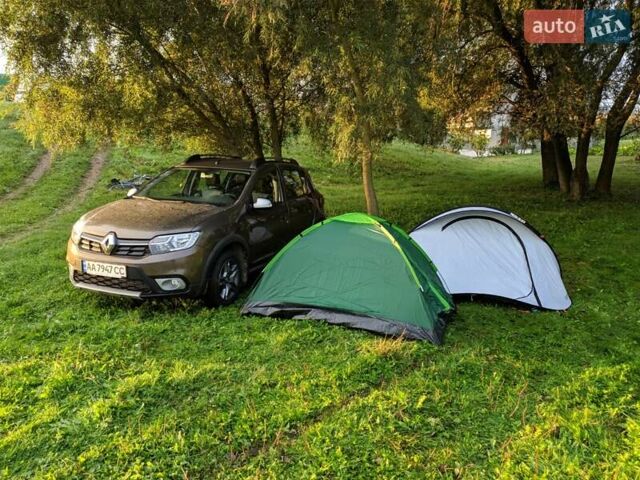 Коричневий Рено Сандеро, об'ємом двигуна 0.9 л та пробігом 80 тис. км за 11411 $, фото 4 на Automoto.ua