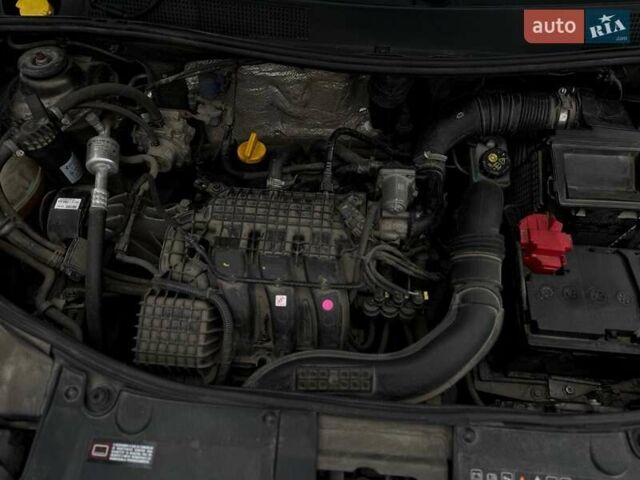 Коричневий Рено Сандеро, об'ємом двигуна 1 л та пробігом 105 тис. км за 8698 $, фото 37 на Automoto.ua