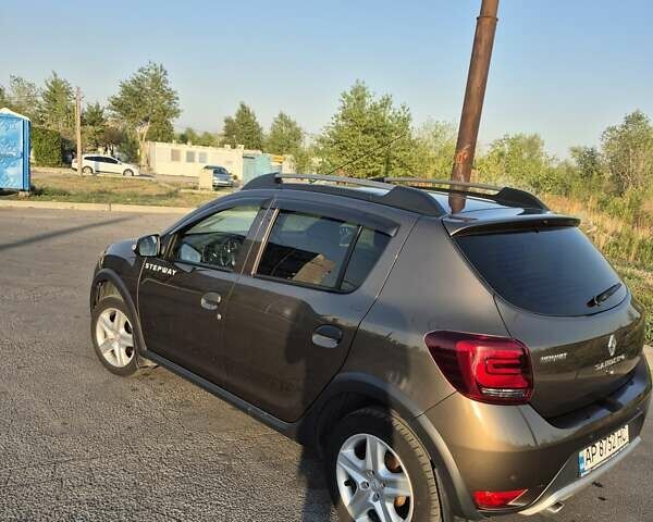 Коричневый Рено Сандеро, объемом двигателя 0.9 л и пробегом 61 тыс. км за 10900 $, фото 3 на Automoto.ua