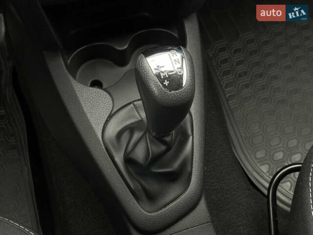 Коричневый Рено Сандеро, объемом двигателя 0.9 л и пробегом 72 тыс. км за 10500 $, фото 10 на Automoto.ua