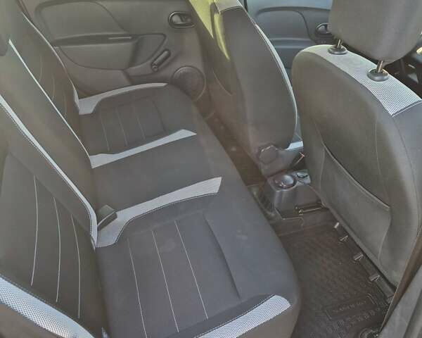 Коричневый Рено Сандеро, объемом двигателя 0.9 л и пробегом 61 тыс. км за 10900 $, фото 15 на Automoto.ua