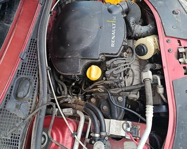 Червоний Рено Сандеро, об'ємом двигуна 1.39 л та пробігом 200 тис. км за 1800 $, фото 1 на Automoto.ua