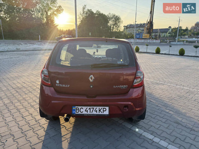Рено Сандеро 2011 в Львове на Automoto.ua Красный Рено Сандеро, объемом двигателя 1.39 л и пробегом 252 тыс. км за 3700 $, фото 5 на Automoto.ua