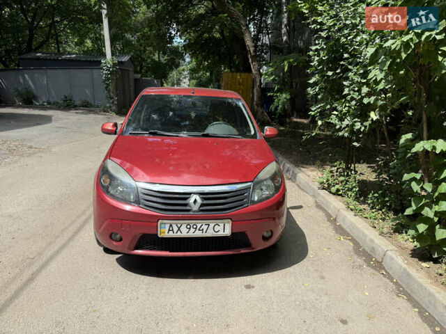 Красный Рено Сандеро, объемом двигателя 1.4 л и пробегом 150 тыс. км за 5200 $, фото 1 на Automoto.ua