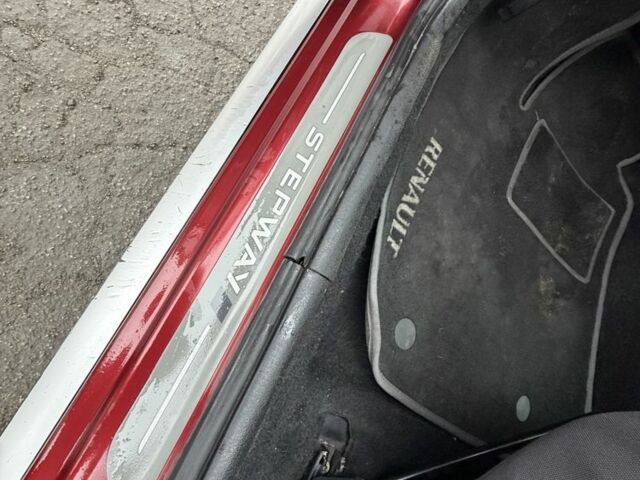 Червоний Рено Сандеро, об'ємом двигуна 1.6 л та пробігом 91 тис. км за 5700 $, фото 3 на Automoto.ua