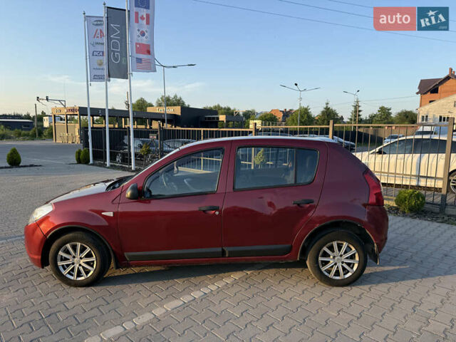 Рено Сандеро 2011 в Львове на Automoto.ua Красный Рено Сандеро, объемом двигателя 1.39 л и пробегом 252 тыс. км за 3700 $, фото 7 на Automoto.ua