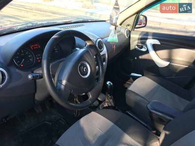 Красный Рено Сандеро, объемом двигателя 1.59 л и пробегом 251 тыс. км за 6750 $, фото 20 на Automoto.ua