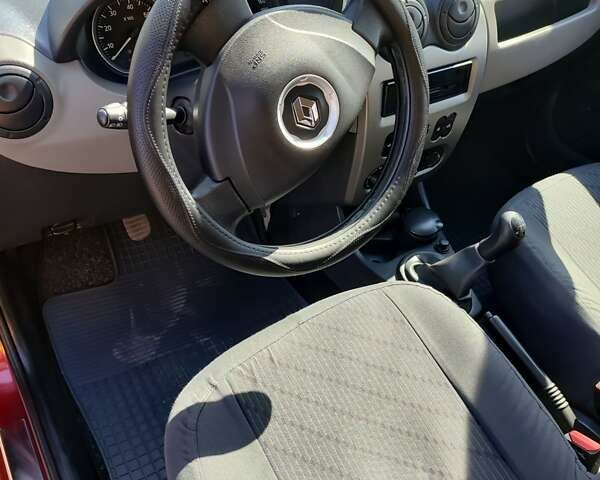 Червоний Рено Сандеро, об'ємом двигуна 1.39 л та пробігом 111 тис. км за 6200 $, фото 8 на Automoto.ua
