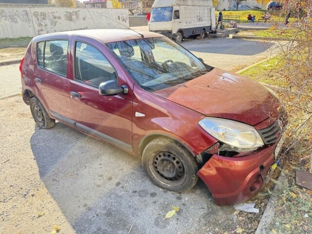 Красный Рено Сандеро, объемом двигателя 1.4 л и пробегом 150 тыс. км за 1500 $, фото 5 на Automoto.ua