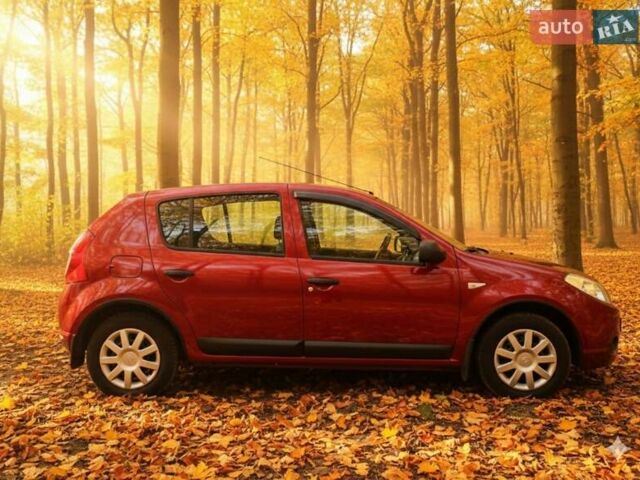 Червоний Рено Сандеро, об'ємом двигуна 1.39 л та пробігом 111 тис. км за 6200 $, фото 1 на Automoto.ua