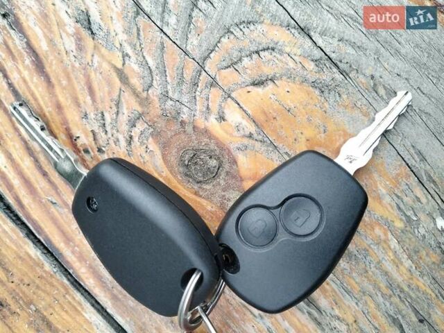 Красный Рено Сандеро, объемом двигателя 1.46 л и пробегом 216 тыс. км за 7700 $, фото 16 на Automoto.ua