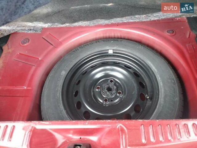 Червоний Рено Сандеро, об'ємом двигуна 1.46 л та пробігом 216 тис. км за 7777 $, фото 28 на Automoto.ua