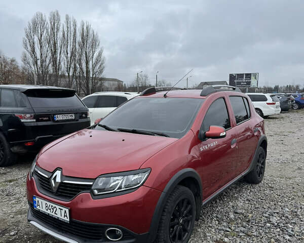 Красный Рено Сандеро, объемом двигателя 1.46 л и пробегом 141 тыс. км за 8800 $, фото 1 на Automoto.ua