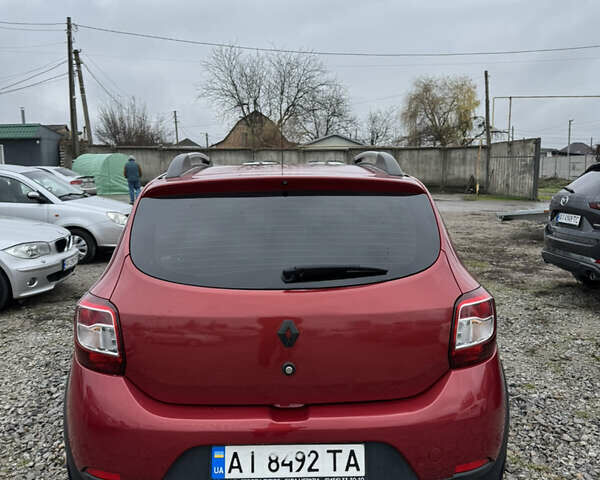 Красный Рено Сандеро, объемом двигателя 1.46 л и пробегом 141 тыс. км за 8800 $, фото 3 на Automoto.ua