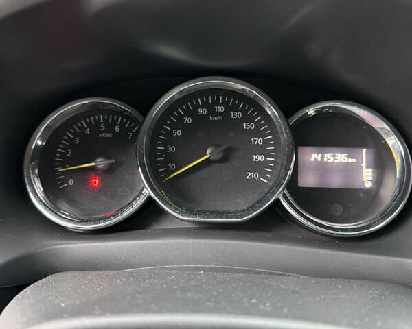 Красный Рено Сандеро, объемом двигателя 1.46 л и пробегом 141 тыс. км за 8800 $, фото 7 на Automoto.ua