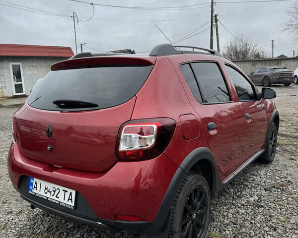 Красный Рено Сандеро, объемом двигателя 1.46 л и пробегом 141 тыс. км за 8800 $, фото 5 на Automoto.ua