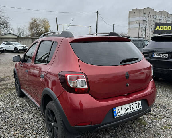 Красный Рено Сандеро, объемом двигателя 1.46 л и пробегом 141 тыс. км за 8800 $, фото 4 на Automoto.ua