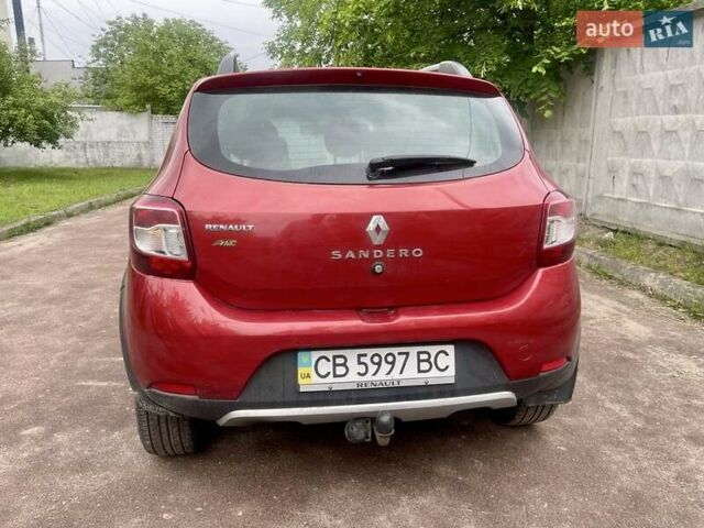 Красный Рено Сандеро, объемом двигателя 1.5 л и пробегом 122 тыс. км за 7800 $, фото 3 на Automoto.ua
