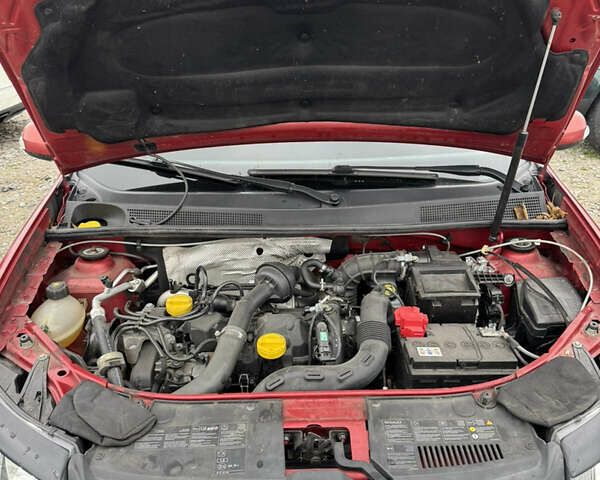 Красный Рено Сандеро, объемом двигателя 1.46 л и пробегом 141 тыс. км за 8800 $, фото 13 на Automoto.ua