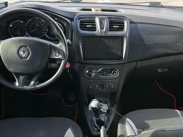 Красный Рено Сандеро, объемом двигателя 1.6 л и пробегом 84 тыс. км за 10900 $, фото 11 на Automoto.ua