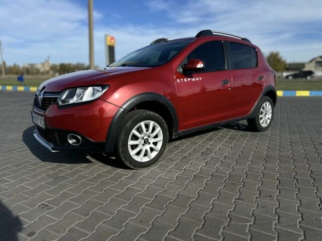 Красный Рено Сандеро, объемом двигателя 1.6 л и пробегом 84 тыс. км за 10900 $, фото 2 на Automoto.ua