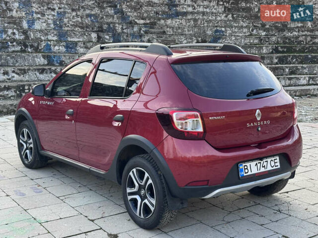 Красный Рено Сандеро, объемом двигателя 1.6 л и пробегом 88 тыс. км за 8799 $, фото 5 на Automoto.ua