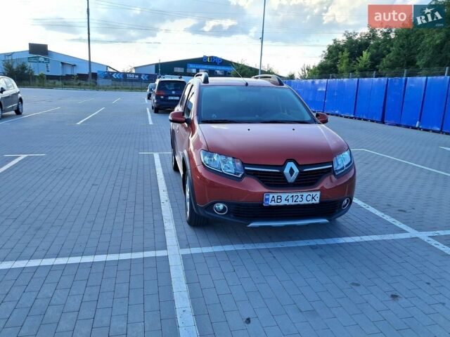 Красный Рено Сандеро, объемом двигателя 1.46 л и пробегом 100 тыс. км за 7800 $, фото 1 на Automoto.ua