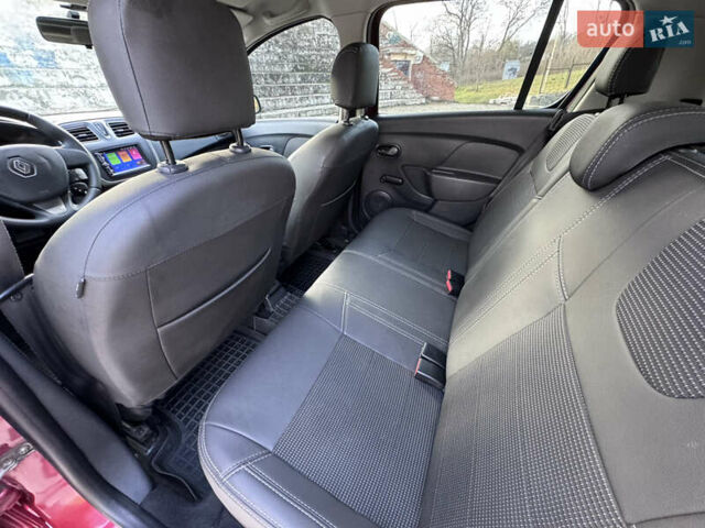 Красный Рено Сандеро, объемом двигателя 1.6 л и пробегом 88 тыс. км за 8799 $, фото 22 на Automoto.ua