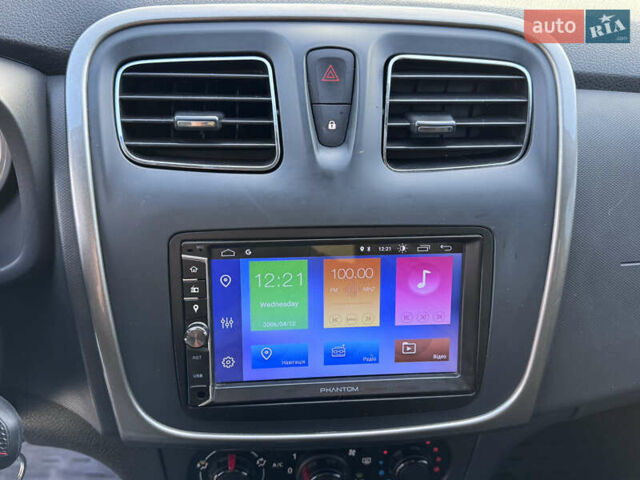 Красный Рено Сандеро, объемом двигателя 1.6 л и пробегом 88 тыс. км за 8799 $, фото 20 на Automoto.ua