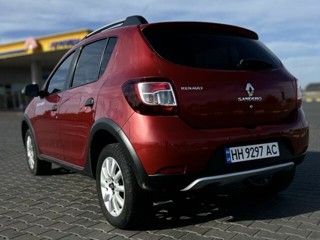 Красный Рено Сандеро, объемом двигателя 1.6 л и пробегом 84 тыс. км за 10900 $, фото 5 на Automoto.ua