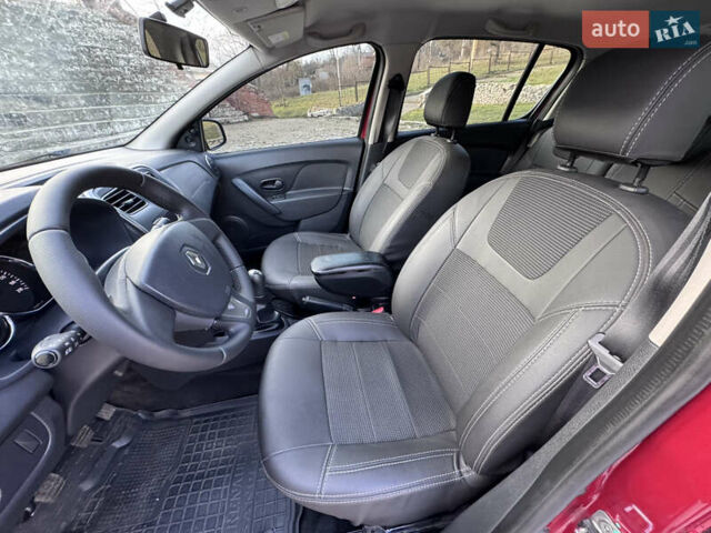 Красный Рено Сандеро, объемом двигателя 1.6 л и пробегом 88 тыс. км за 8799 $, фото 15 на Automoto.ua