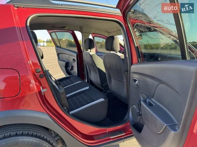 Красный Рено Сандеро, объемом двигателя 1.46 л и пробегом 62 тыс. км за 9500 $, фото 12 на Automoto.ua