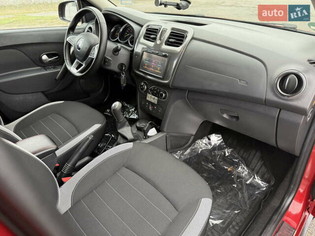 Красный Рено Сандеро, объемом двигателя 1.5 л и пробегом 94 тыс. км за 10700 $, фото 54 на Automoto.ua