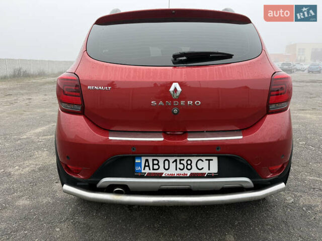 Красный Рено Сандеро, объемом двигателя 1.5 л и пробегом 94 тыс. км за 10700 $, фото 7 на Automoto.ua
